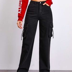 NWOT‼️ BLACK CARGO PANTS / JEANS🖤